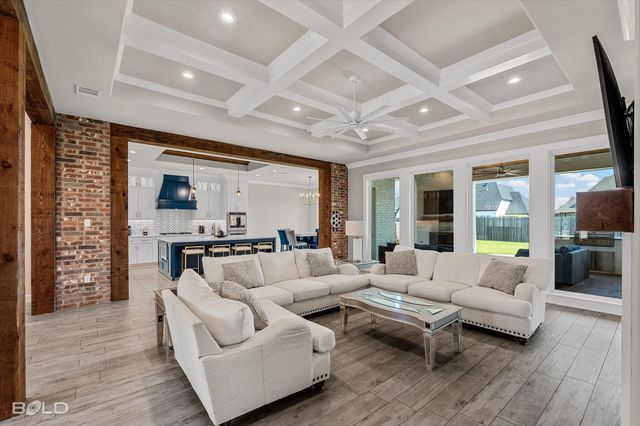 402 Erie Circle, Bossier City, LA 71111