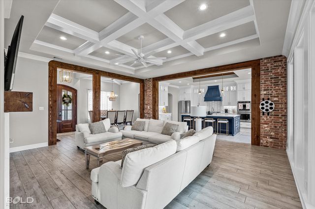 402 Erie Circle, Bossier City, LA 71111