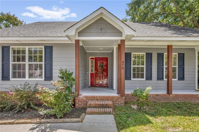 470 Northwoods Drive, Raeford, NC 28376