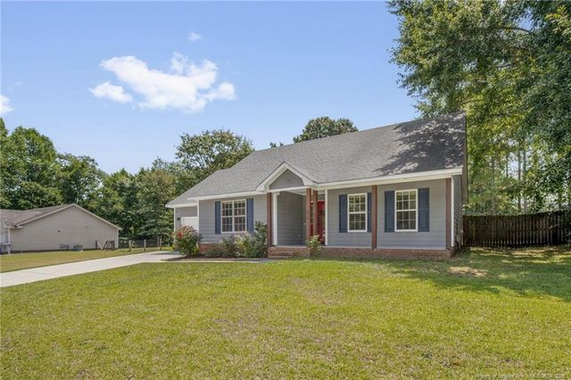 470 Northwoods Drive, Raeford, NC 28376