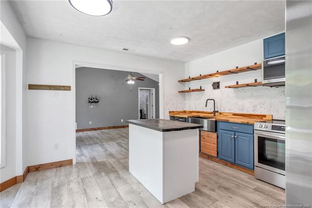 470 Northwoods Drive, Raeford, NC 28376