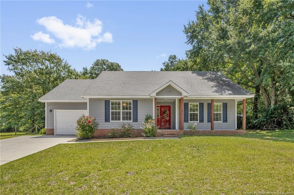 470 Northwoods Drive, Raeford, NC 28376