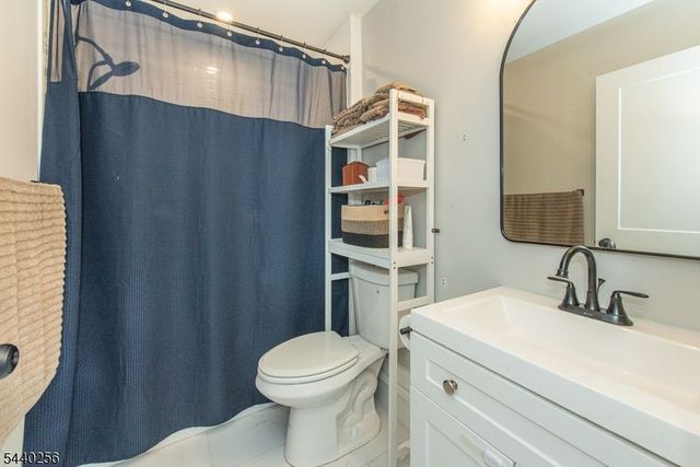 40 Hancock Dr, West Milford Twp., NJ 07480