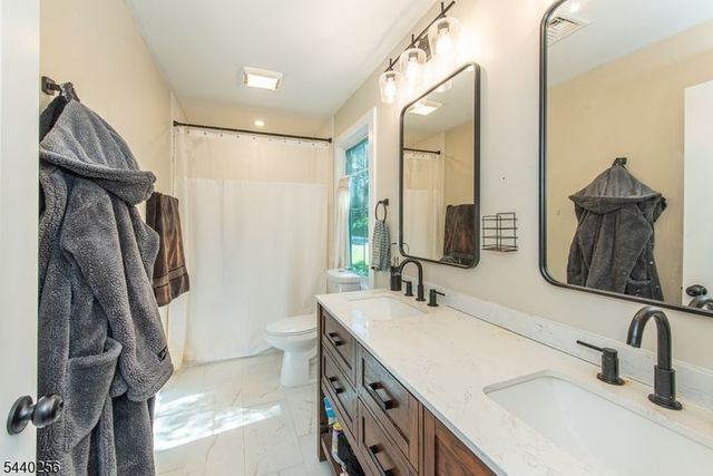 40 Hancock Dr, West Milford Twp., NJ 07480