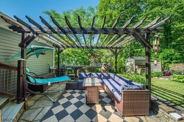 40 Hancock Dr, West Milford Twp., NJ 07480