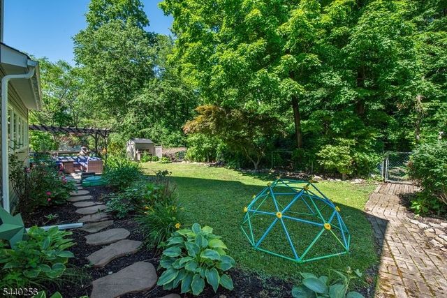40 Hancock Dr, West Milford Twp., NJ 07480