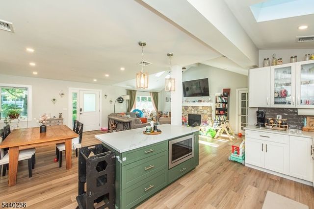 40 Hancock Dr, West Milford Twp., NJ 07480