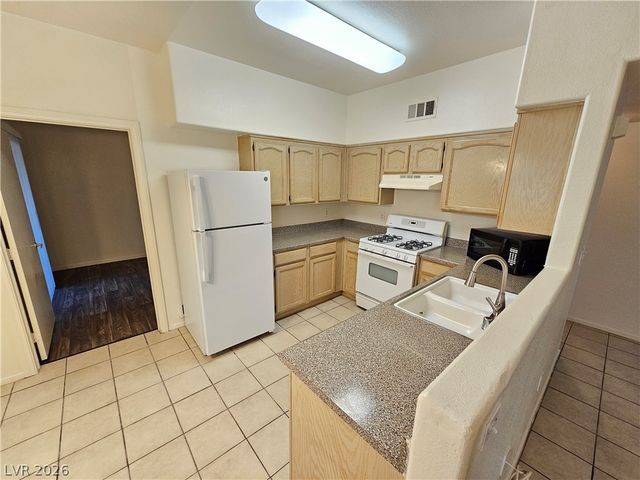 3400 Cabana Drive 2012, Las Vegas, NV 89122