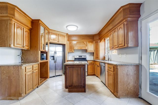 7106 Feather Creek Drive, Houston, TX 77086