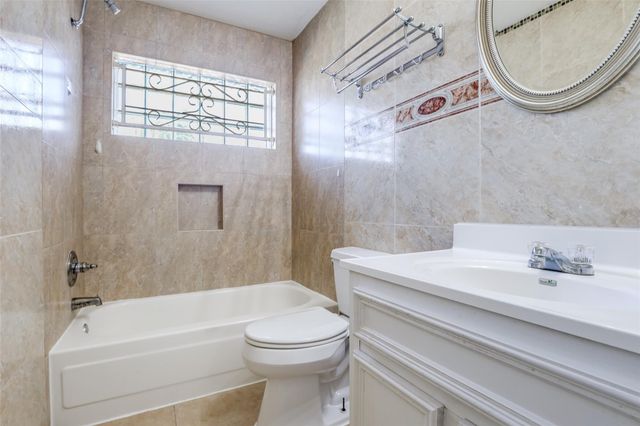 7106 Feather Creek Drive, Houston, TX 77086