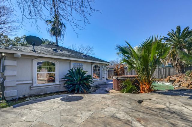 7106 Feather Creek Drive, Houston, TX 77086