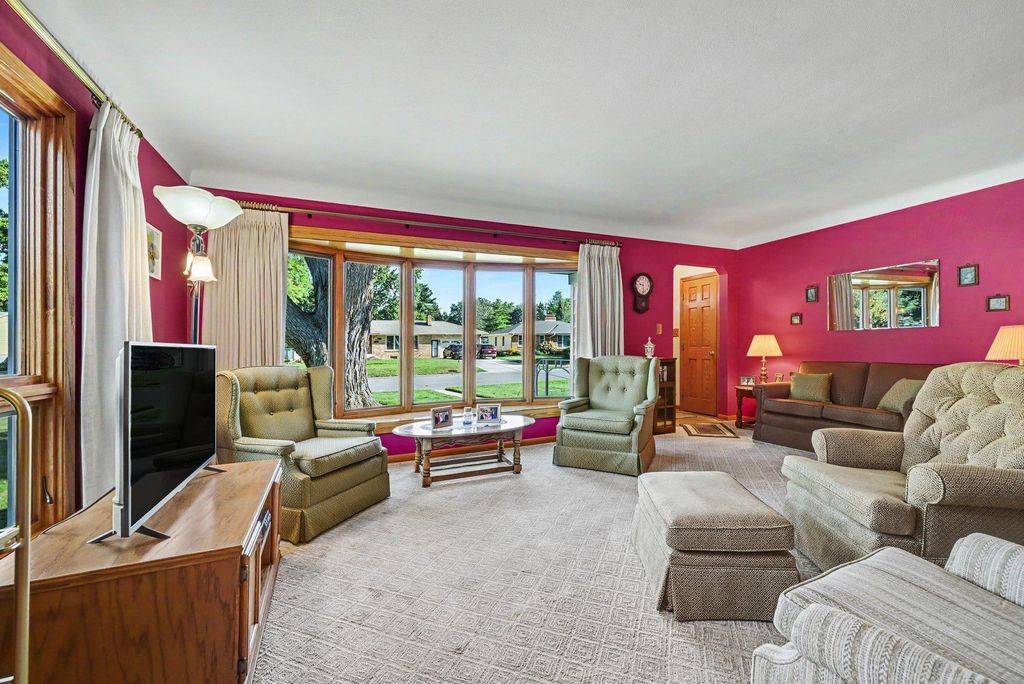 1258 Ryan Avenue W, Roseville, MN 55113 — photo 4