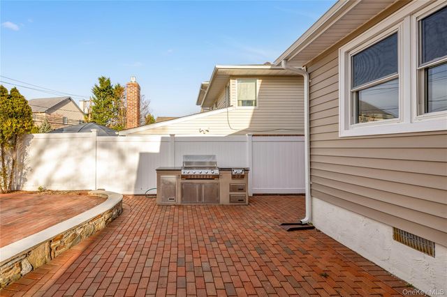 1554 Holiday Park Drive, Wantagh, NY 11793