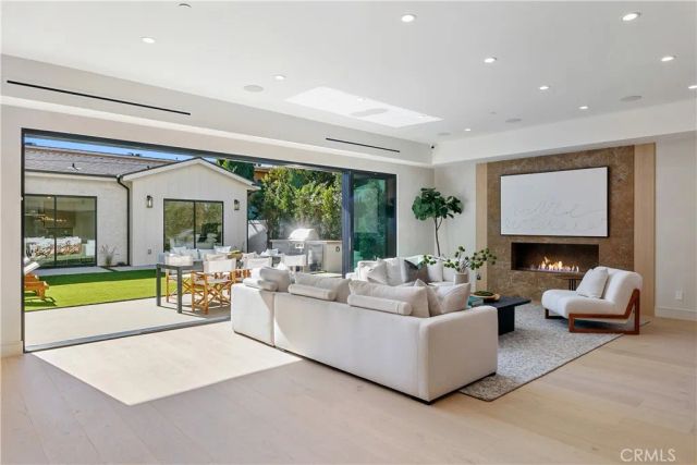 13944 Valleyheart Drive, Sherman Oaks, CA 91423