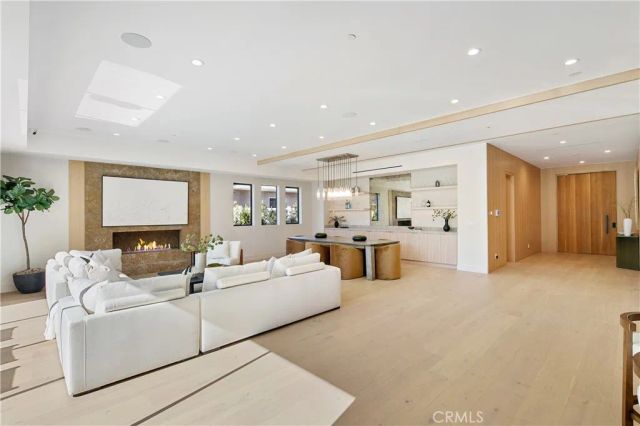 13944 Valleyheart Drive, Sherman Oaks, CA 91423
