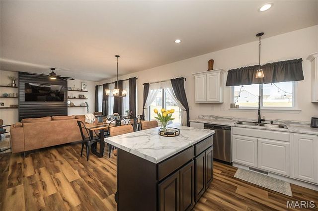 619 Schapers Court, Moscow Mills, MO 63362