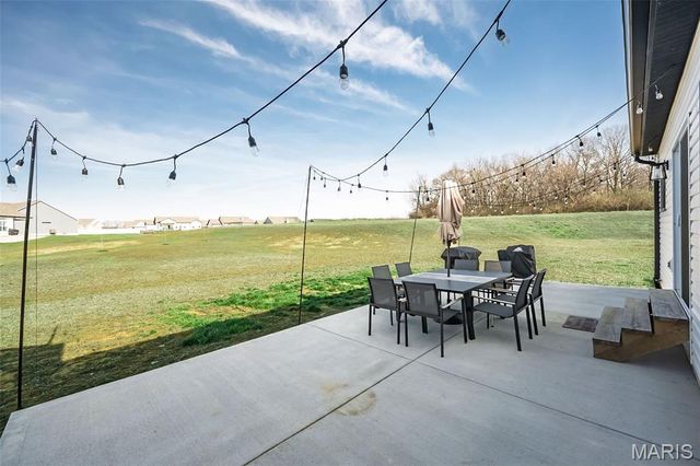 619 Schapers Court, Moscow Mills, MO 63362