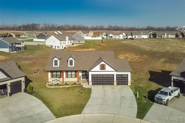 619 Schapers Court, Moscow Mills, MO 63362