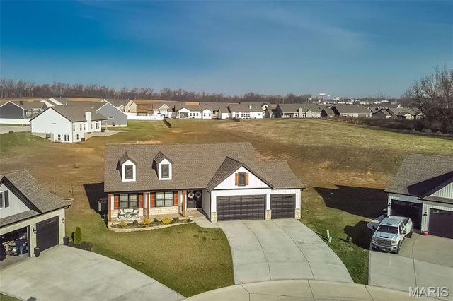 619 Schapers Court, Moscow Mills, MO 63362