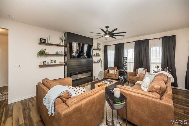 619 Schapers Court, Moscow Mills, MO 63362