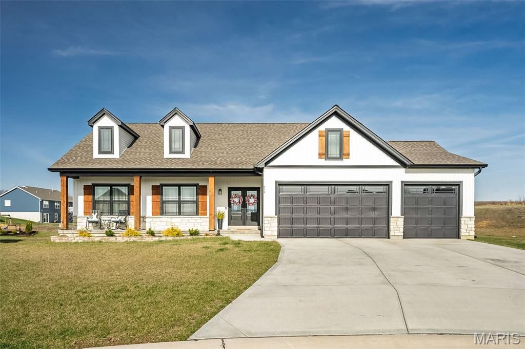 619 Schapers Court, Moscow Mills, MO 63362