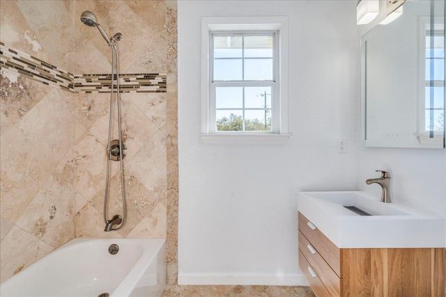 8204 Williamson Creek DR, Austin, TX 78736