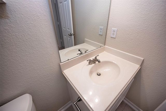 106 Easton Glen Lane, Dickinson, TX 77539