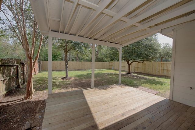 106 Easton Glen Lane, Dickinson, TX 77539