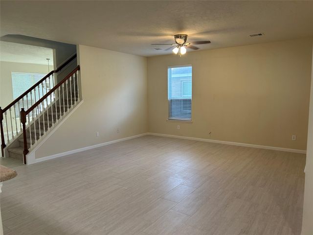 106 Easton Glen Lane, Dickinson, TX 77539