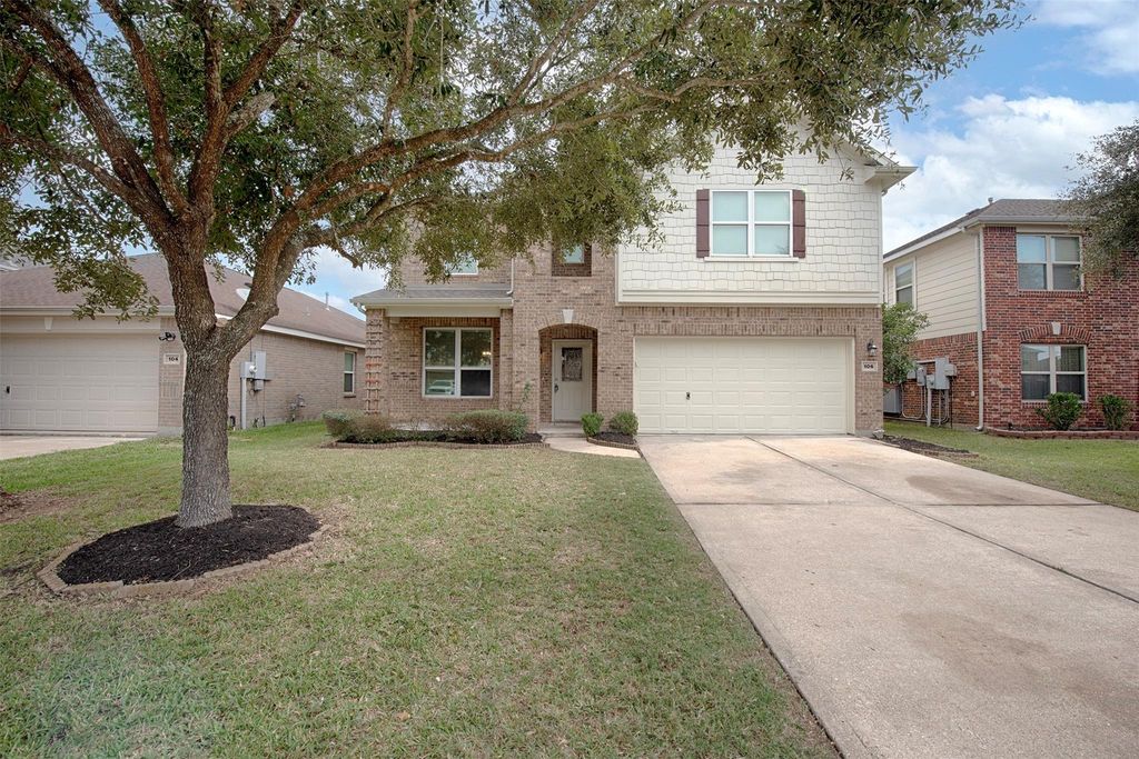 106 Easton Glen Lane, Dickinson, TX 77539