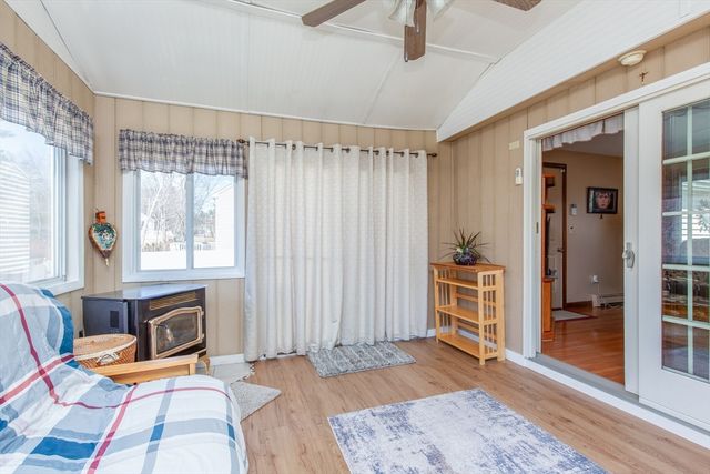 5 Cedar Grove Ave, Tyngsborough, MA 01879