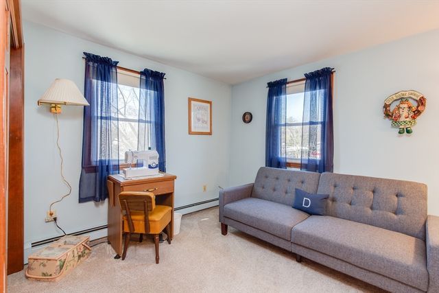 5 Cedar Grove Ave, Tyngsborough, MA 01879