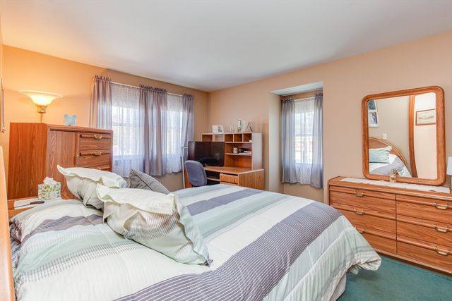 5 Cedar Grove Ave, Tyngsborough, MA 01879