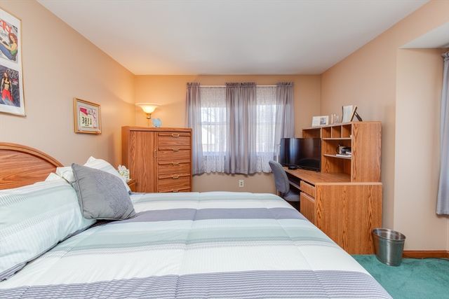 5 Cedar Grove Ave, Tyngsborough, MA 01879