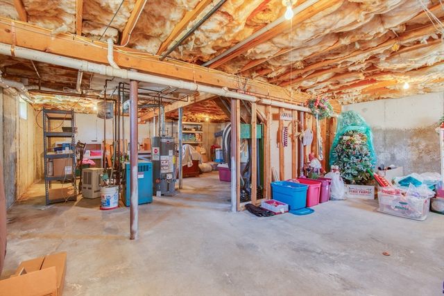 5 Cedar Grove Ave, Tyngsborough, MA 01879