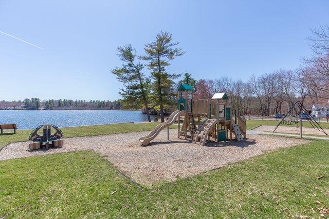 5 Cedar Grove Ave, Tyngsborough, MA 01879