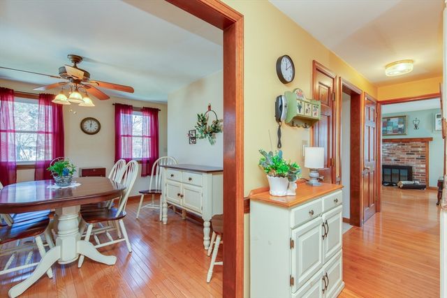 5 Cedar Grove Ave, Tyngsborough, MA 01879