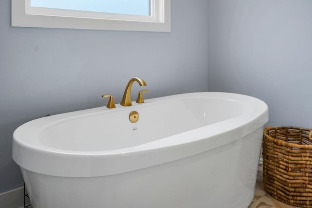 1009 N Independence Street, Pleasant Hill, MO 64080