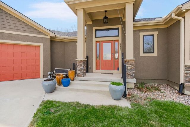 1009 N Independence Street, Pleasant Hill, MO 64080