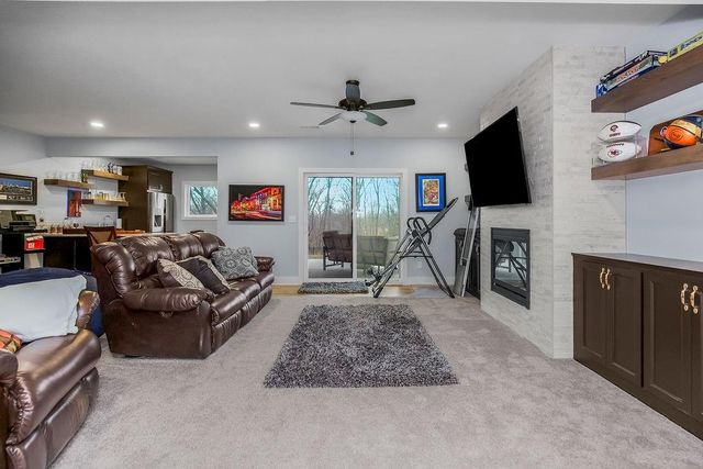 1009 N Independence Street, Pleasant Hill, MO 64080