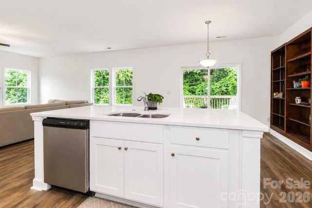 487 Kacys Way Place SE, Concord, NC 28025
