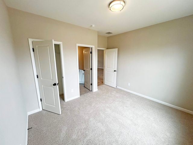 350 CHESNUT RIDGE CV, Oakland, TN 38060
