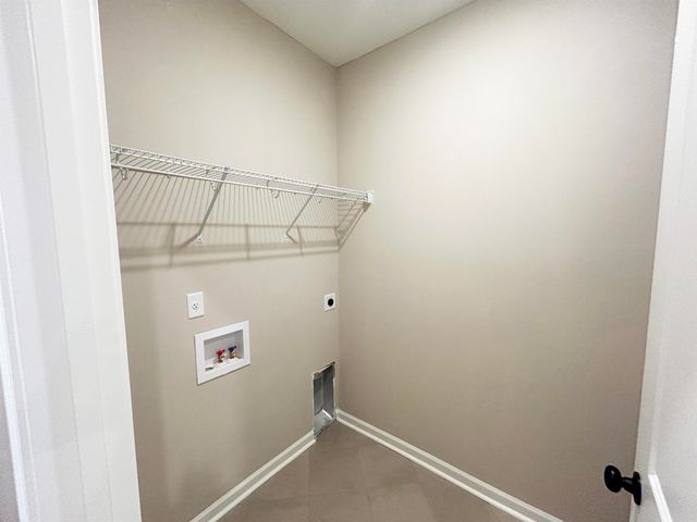 350 CHESNUT RIDGE CV, Oakland, TN 38060
