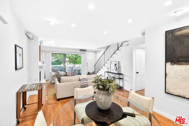 1207 California Avenue, Santa Monica, CA 90403