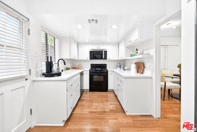 1207 California Avenue, Santa Monica, CA 90403