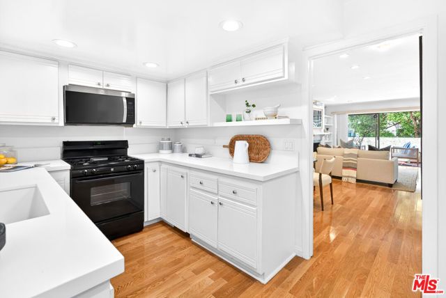 1207 California Avenue, Santa Monica, CA 90403