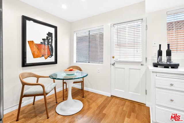 1207 California Avenue, Santa Monica, CA 90403