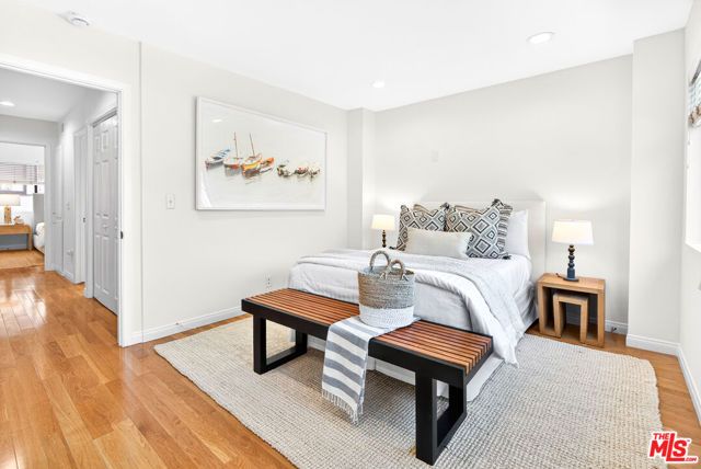 1207 California Avenue, Santa Monica, CA 90403