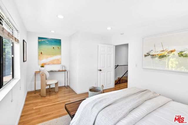 1207 California Avenue, Santa Monica, CA 90403