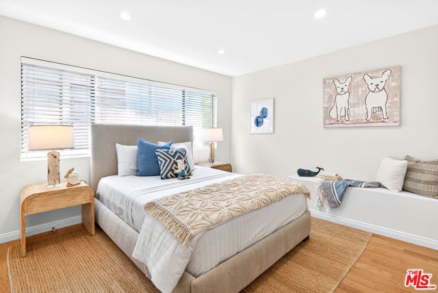 1207 California Avenue, Santa Monica, CA 90403